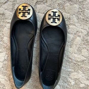 Tory Burch ballet shoes. Excellent condition worn a few times. Black